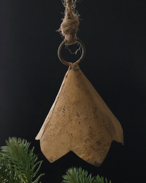 Scalloped shape bell with distressed brass finish great for home and christmas decor